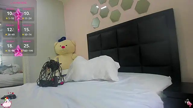 Catalina Jonex online show from October 2, 8:05 pm