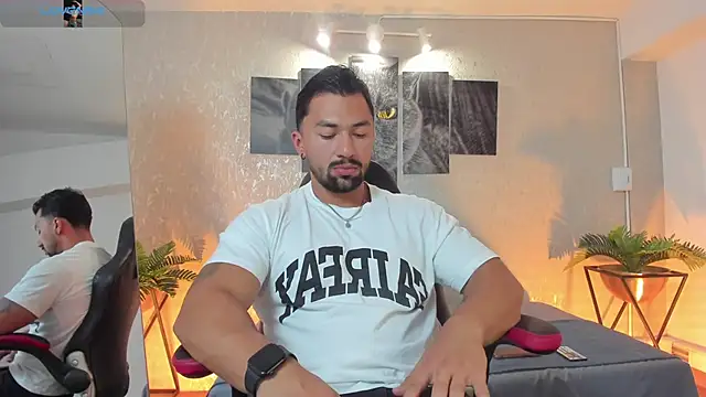 Regan   online show from December 7, 5:04 am