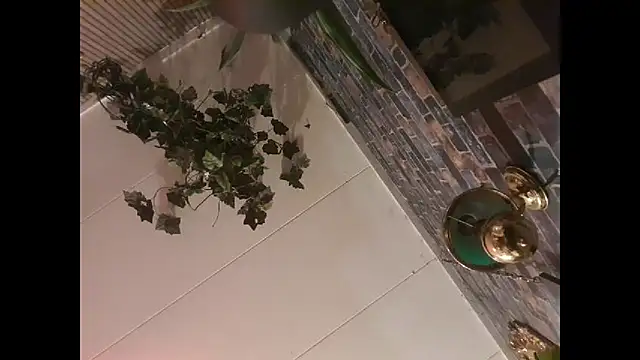 Snapshot of mikeythebestsucker chatting on October 29, 10:06 am mikeythebestsucker online show from October 29, 10:06 am