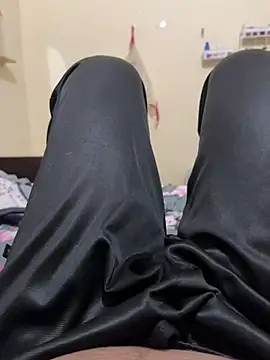 Snapshot of SpannedTentin chatting on December 8, 4:07 pm SpannedTentin online show from December 8, 4:07 pm