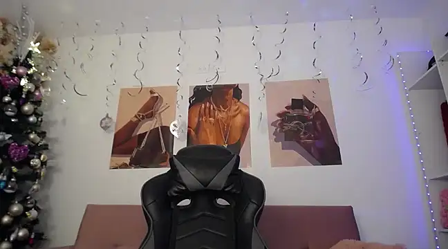 Snapshot of catalinapalencia chatting on December 6, 6:39 pm catalinapalencia online show from December 6, 6:39 pm