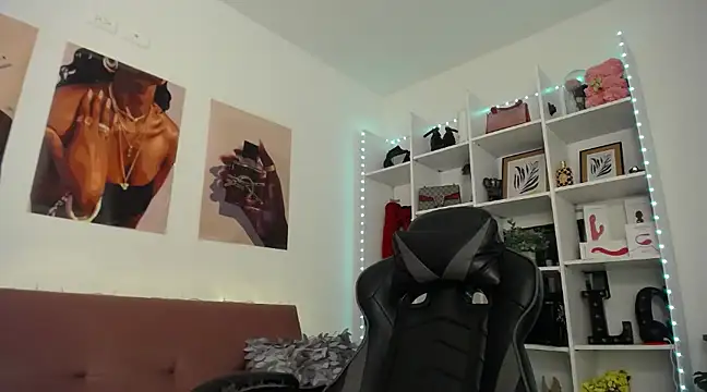 Snapshot of catalinapalencia chatting on January 7, 12:03 am catalinapalencia online show from January 7, 12:03 am