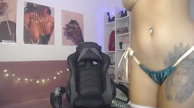 Snapshot of catalinapalencia chatting on February 5, 8:04 pm catalinapalencia online show from February 5, 8:04 pm