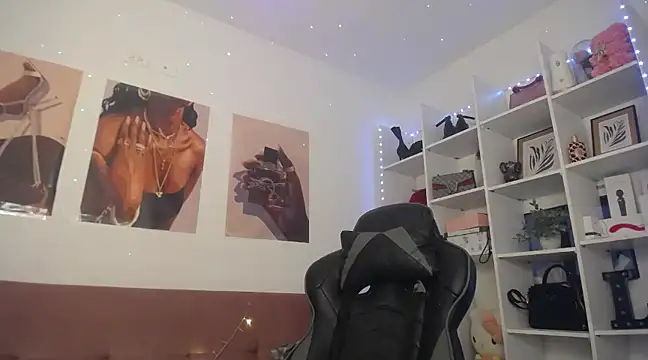 Snapshot of catalinapalencia chatting on February 22, 6:41 pm catalinapalencia online show from February 22, 6:41 pm