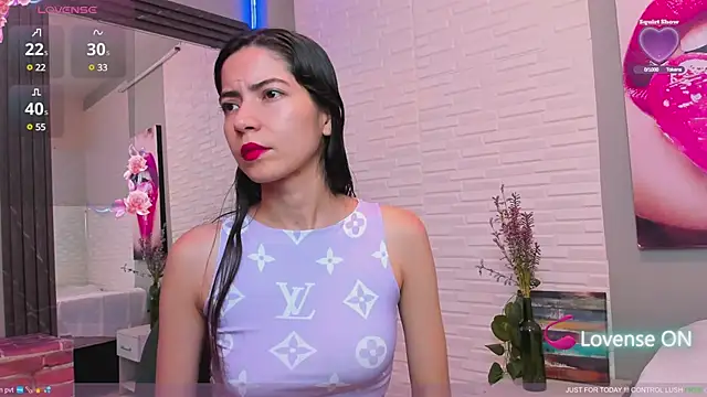 sweetieandjuicyy online show from February 12, 1:59 pm