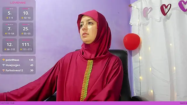 Snapshot of BadraSaadi chatting on February 7, 11:55 pm BadraSaadi online show from February 7, 11:55 pm
