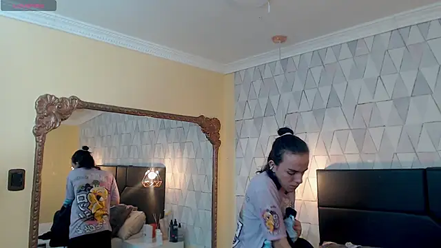 Snapshot of JustinePerry chatting on February 21, 3:56 am JustinePerry online show from February 21, 3:56 am
