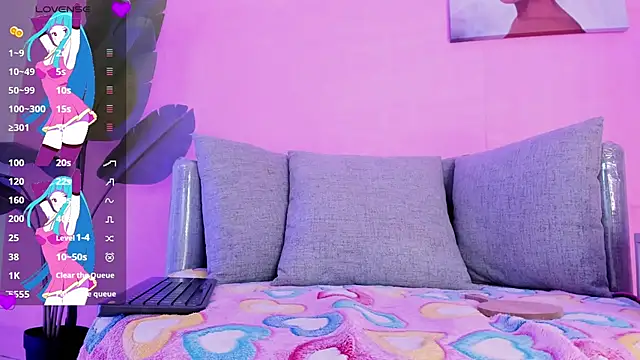 Snapshot of Trixiroy chatting on November 9, 4:22 am Trixiroy online show from November 9, 4:22 am