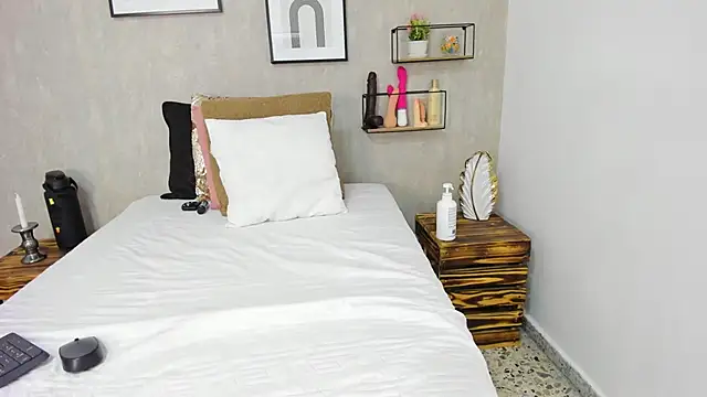 afrodita martinez online show from February 11, 12:17 am