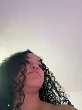 Snapshot of Lucy_wilson5 chatting on December 22, 7:00 am Lucy wilson5 online show from December 22, 7:00 am