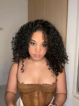 Snapshot of Lucy_wilson5 chatting on December 25, 5:26 am Lucy wilson5 online show from December 25, 5:26 am