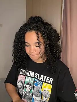 Snapshot of Lucy_wilson5 chatting on December 27, 9:39 am Lucy wilson5 online show from December 27, 9:39 am