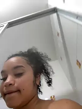 Snapshot of Lucy_wilson5 chatting on January 13, 9:52 am Lucy wilson5 online show from January 13, 9:52 am