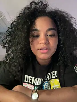 Snapshot of Lucy_wilson5 chatting on January 16, 7:17 am Lucy wilson5 online show from January 16, 7:17 am