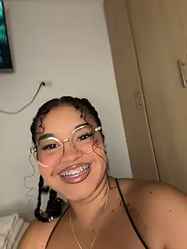 Snapshot of Lucy_wilson5 chatting on January 26, 3:38 am Lucy wilson5 online show from January 26, 3:38 am