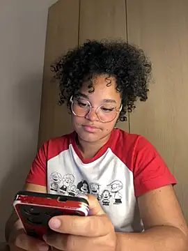 Snapshot of Lucy_wilson5 chatting on January 28, 6:38 am Lucy wilson5 online show from January 28, 6:38 am