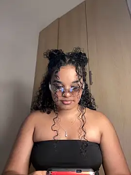 Snapshot of Lucy_wilson5 chatting on January 30, 4:16 am Lucy wilson5 online show from January 30, 4:16 am