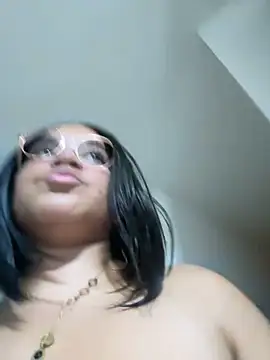 Snapshot of Lucy_wilson5 chatting on February 2, 7:09 am Lucy wilson5 online show from February 2, 7:09 am