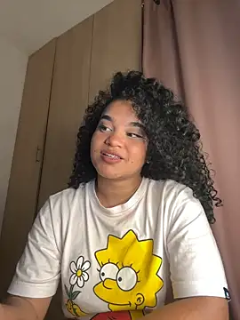 Snapshot of Lucy_wilson5 chatting on February 13, 7:56 am Lucy wilson5 online show from February 13, 7:56 am