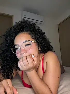 Snapshot of Lucy_wilson5 chatting on February 23, 6:39 am Lucy wilson5 online show from February 23, 6:39 am