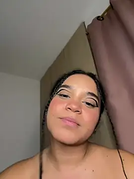 Snapshot of Lucy_wilson5 chatting on February 25, 6:58 am Lucy wilson5 online show from February 25, 6:58 am