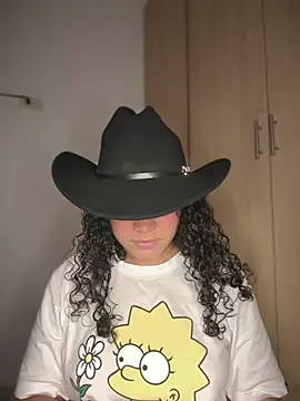 Snapshot of Lucy_wilson5 chatting on March 10, 3:34 am Lucy wilson5 online show from March 10, 3:34 am