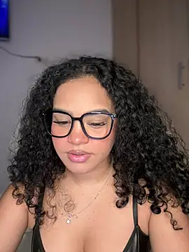 Snapshot of Lucy_wilson5 chatting on March 18, 4:04 am Lucy wilson5 online show from March 18, 4:04 am