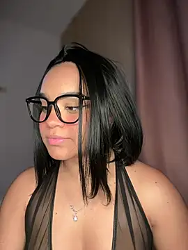 Snapshot of Lucy_wilson5 chatting on March 20, 7:14 am Lucy wilson5 online show from March 20, 7:14 am