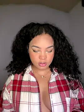 Snapshot of Lucy_wilson5 chatting on October 10, 9:30 am Lucy wilson5 online show from October 10, 9:30 am