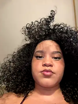 Snapshot of Lucy_wilson5 chatting on October 26, 10:36 pm Lucy wilson5 online show from October 26, 10:36 pm