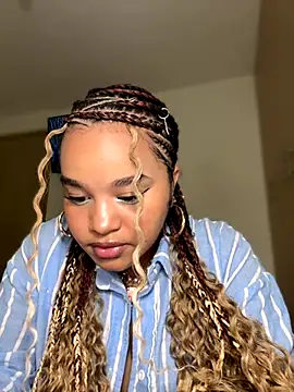 Snapshot of Lucy_wilson5 chatting on October 29, 11:17 pm Lucy wilson5 online show from October 29, 11:17 pm