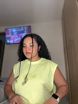 Snapshot of Lucy_wilson5 chatting on November 15, 3:26 am Lucy wilson5 online show from November 15, 3:26 am