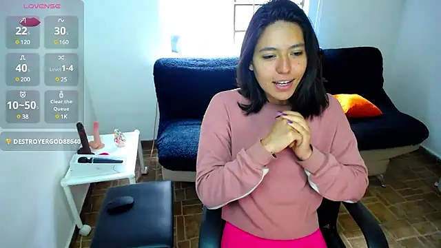 Snapshot of 911Calling chatting on December 7, 6:26 pm 911Calling online show from December 7, 6:26 pm