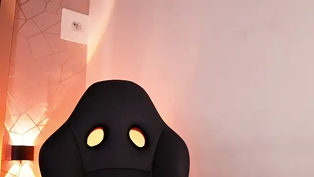 Luu Princess online show from April 21, 1:42 am