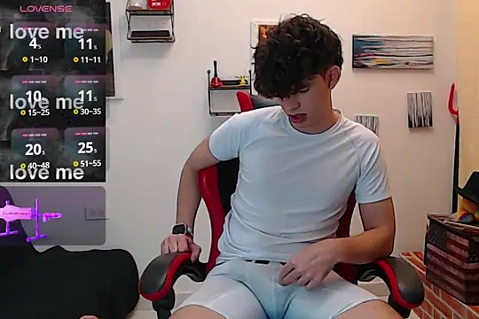 Snapshot of Angelo-cianuro- chatting on December 1, 10:15 pm Angelo-cianuro- online show from December 1, 10:15 pm