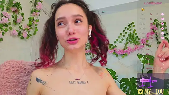 Snapshot of MyLou_ chatting on March 16, 6:44 pm MyLou online show from March 16, 6:44 pm