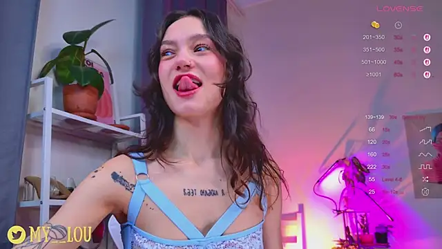 Snapshot of MyLou_ chatting on November 12, 3:12 pm MyLou online show from November 12, 3:12 pm