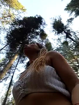 Snapshot of samy-blonde chatting on January 11, 9:46 pm samy-blonde online show from January 11, 9:46 pm