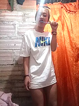 Snapshot of samy-blonde chatting on March 14, 1:35 pm samy-blonde online show from March 14, 1:35 pm