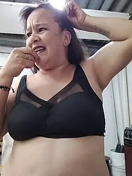 Snapshot of DirtyStefaniax chatting on June 13, 4:38 pm DirtyStefaniax online show from June 13, 4:38 pm