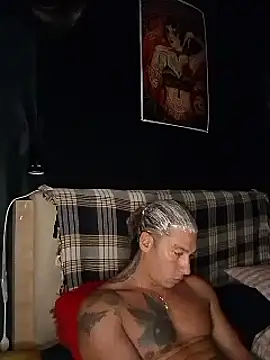 Snapshot of Lovely_milk chatting on December 17, 8:21 pm Lovely milk online show from December 17, 8:21 pm