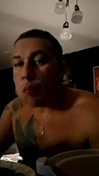 Snapshot of Lovely_milk chatting on December 23, 5:54 pm Lovely milk online show from December 23, 5:54 pm