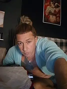 Snapshot of Lovely_milk chatting on January 1, 2:20 pm Lovely milk online show from January 1, 2:20 pm