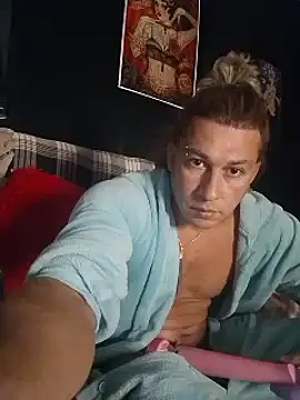 Snapshot of Lovely_milk chatting on January 1, 5:22 pm Lovely milk online show from January 1, 5:22 pm