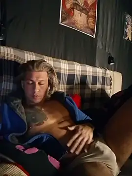 Snapshot of Lovely_milk chatting on February 28, 9:23 pm Lovely milk online show from February 28, 9:23 pm