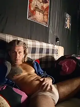 Snapshot of Lovely_milk chatting on March 1, 12:28 am Lovely milk online show from March 1, 12:28 am