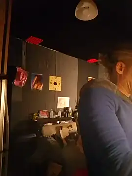 Snapshot of Lovely_milk chatting on March 5, 4:02 pm Lovely milk online show from March 5, 4:02 pm