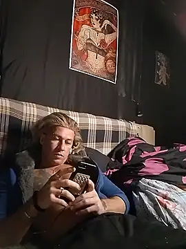 Snapshot of Lovely_milk chatting on March 6, 7:10 pm Lovely milk online show from March 6, 7:10 pm