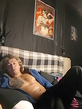 Snapshot of Lovely_milk chatting on March 8, 11:07 pm Lovely milk online show from March 8, 11:07 pm