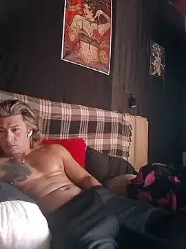 Snapshot of Lovely_milk chatting on March 12, 9:55 am Lovely milk online show from March 12, 9:55 am